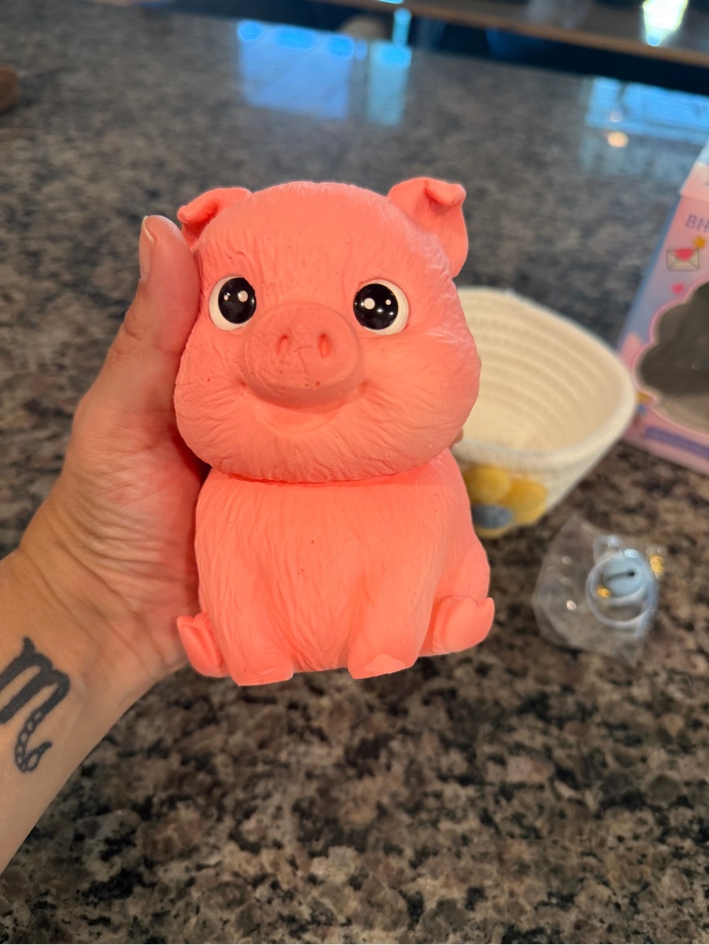 Squishy Viral Pig in a Basket Squish Toy NEW - Picture 2 of 6